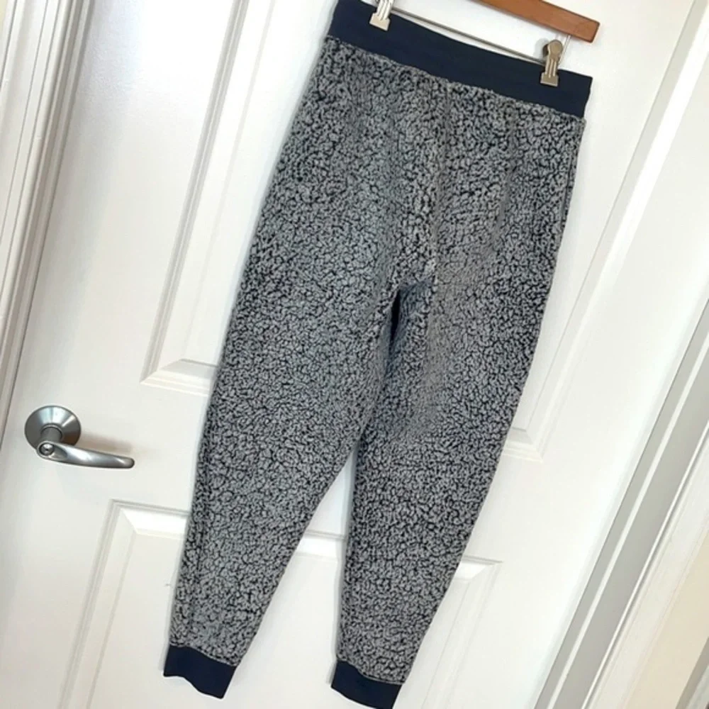 SECRET TREASURES | Youth Small (4-6) Light Gray Chunky Fleece Sweatpants